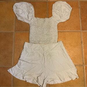 Valija set stretch crop top balloon sleeves & matching flowy shorts